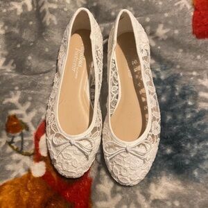 Elegant White Lace Flats with Bow